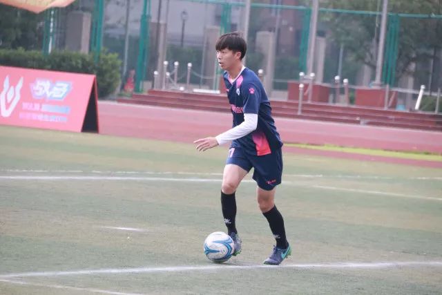 曼城与多库续约五年 确保比利时边锋继续发光发热